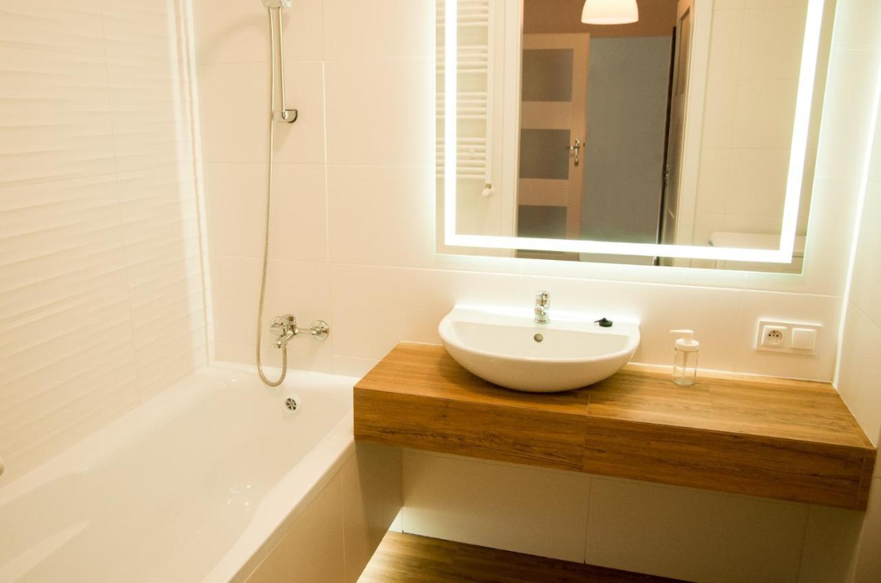 Apartament Rosso Lodz  Ngoại thất bức ảnh